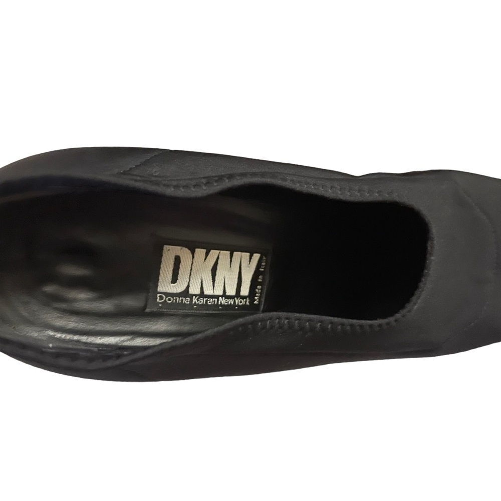 DKNY Vero Cuoio 9 1/2 B women’s black stretchy fabric Italian pumps - Picture 4 of 10